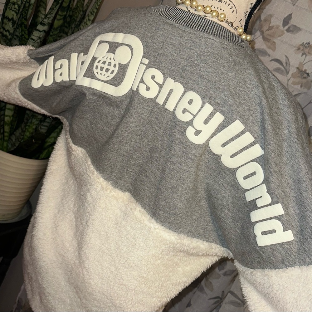 Walt Disney World Sherpa Fleece Spirit Jersey. - Picture 4 of 5